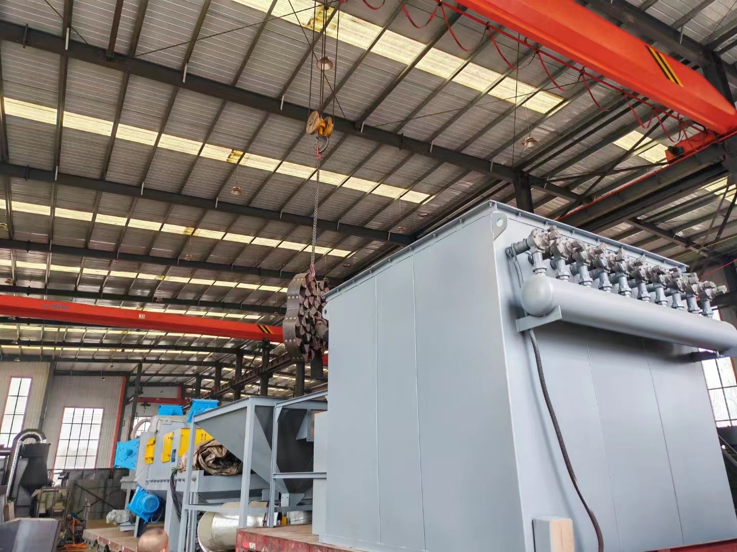 汽車大梁怎么除銹_汽車大梁打砂除銹機_給大車噴砂除銹