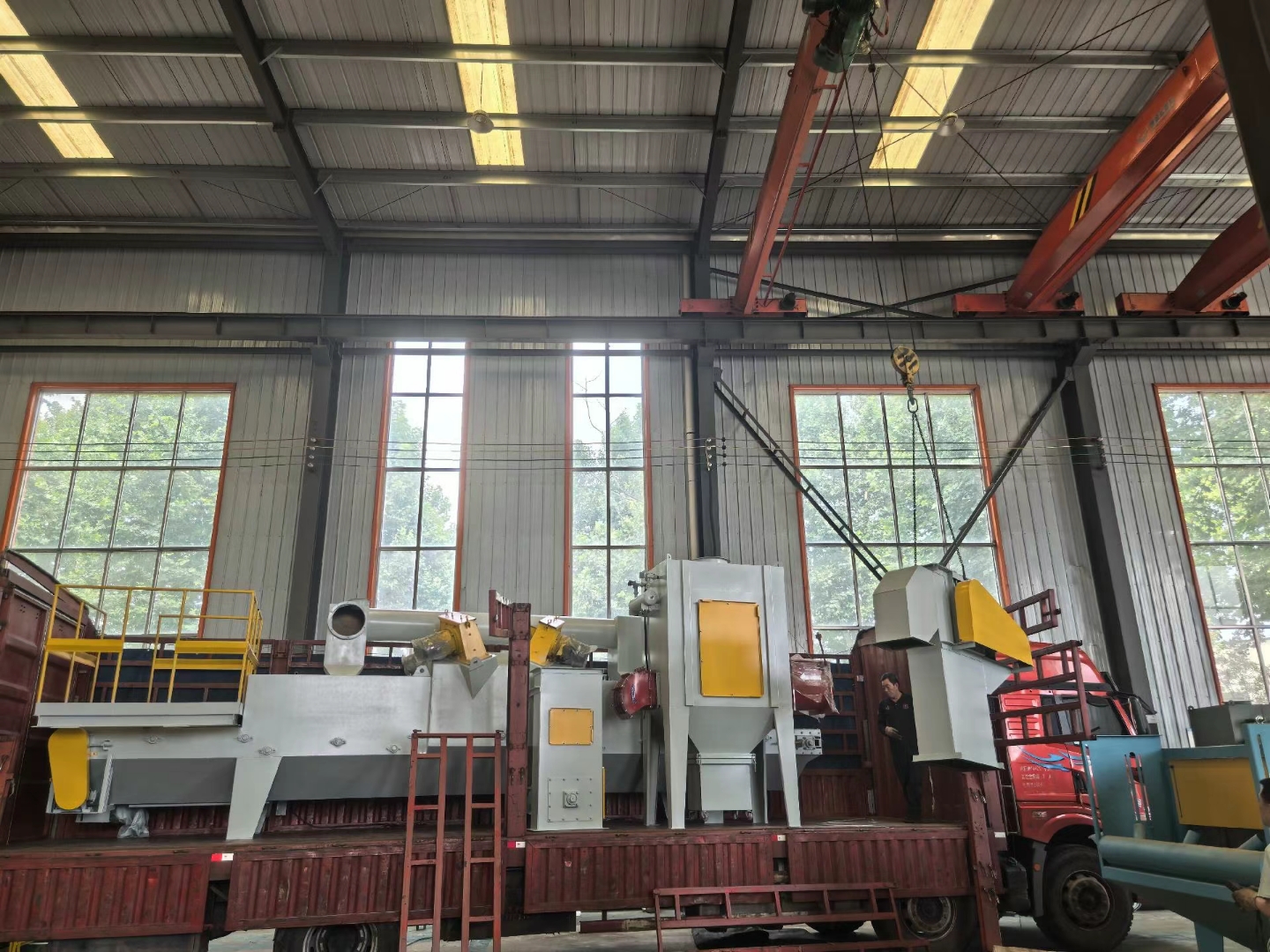 鋼板防腐拋丸打砂機(jī)_拋丸機(jī)鋼砂多少錢一噸_拋丸機(jī)用的鋼砂