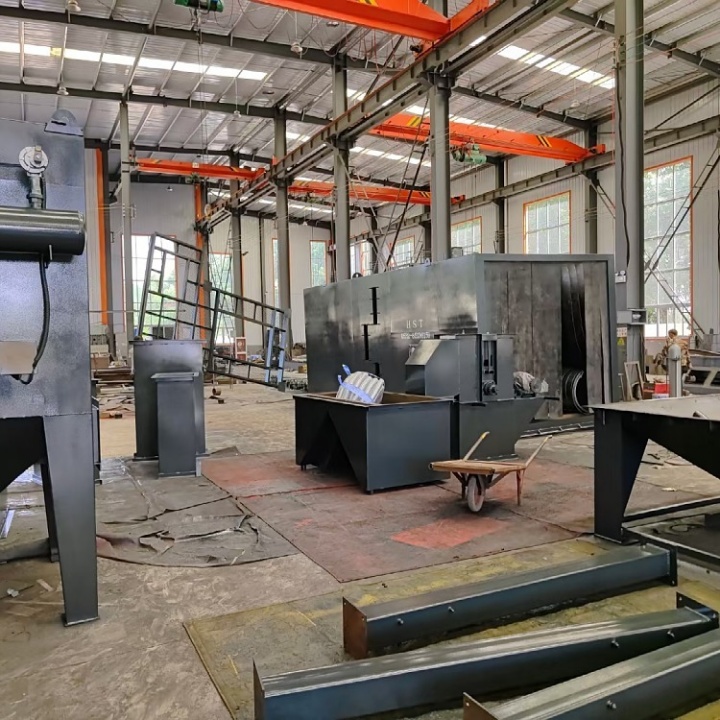 鑄件清砂機(jī)視頻_鑄造清砂設(shè)備工作視頻_金屬鍛造件打砂清理機(jī)