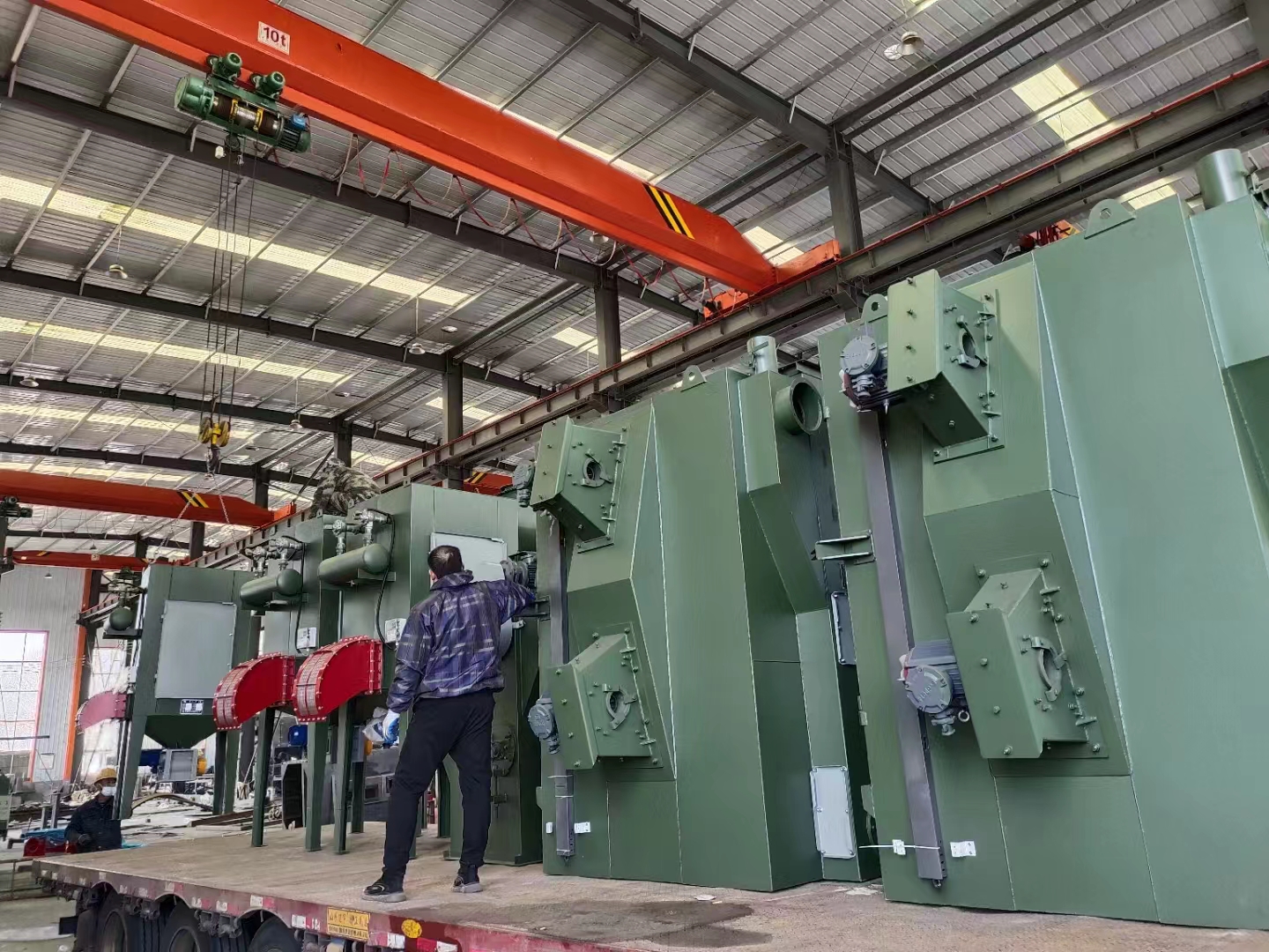 拋丸機(jī)橡膠履帶怎么修補(bǔ)_橡膠拋丸履帶砂式機(jī)打磨視頻_橡膠履帶式拋丸打砂機(jī)