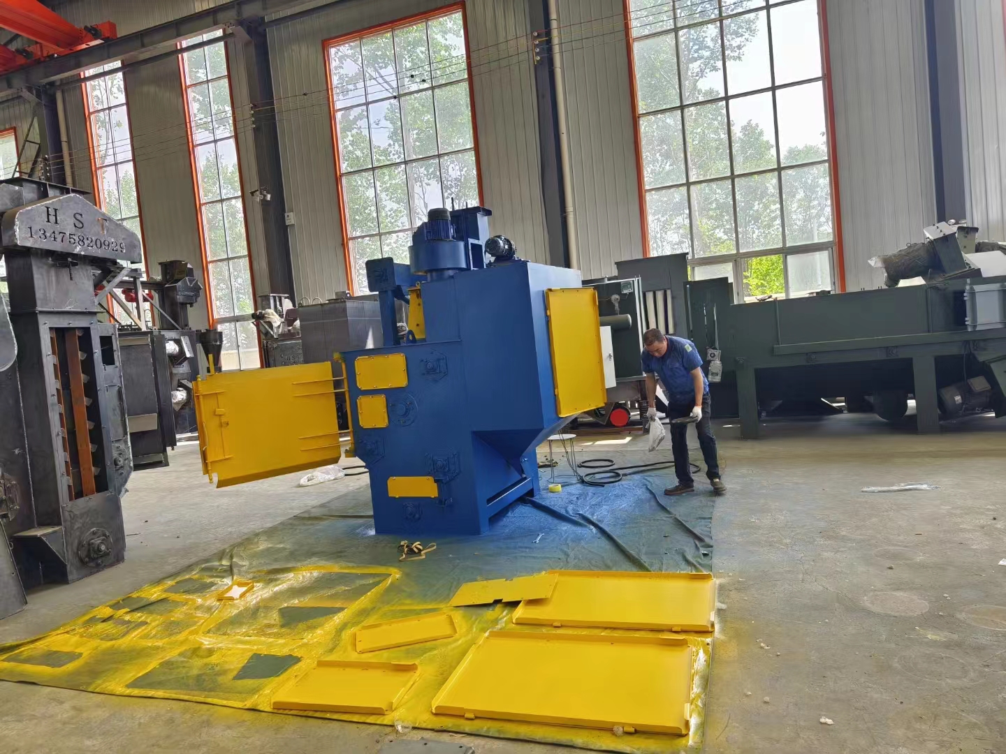 立式打砂機_大型砂機設備視頻_貨架打砂機