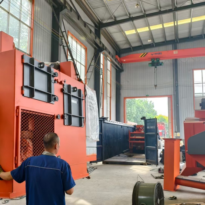 履帶式拋丸機操作規程_履帶拋丸機工藝原理_連續履帶通過拋丸機